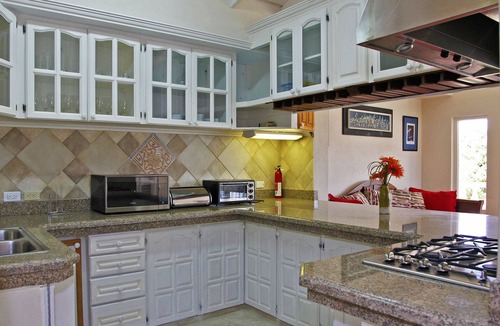 Holder's Hill Apartment | Bajan J's Getaway- Great Value! St. James Apt. West Coast
