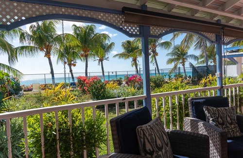 Bridgetown House | Banyan Beach House Villa