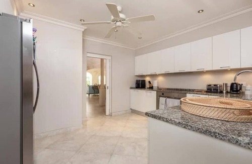 Trents House | 4 bed Luxury Private Villa with Pool