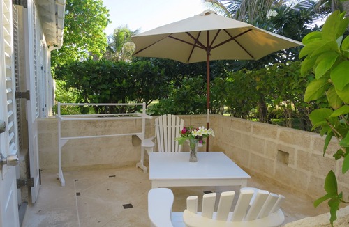 Silver Sands House | Beachfront 1 bedroom apartment at the Inchcape Seaside Villas estate