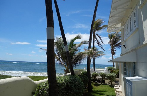 Silver Sands Apartment | Beachfront 1 bedroom apartment with two terraces facing the Caribbean Sea