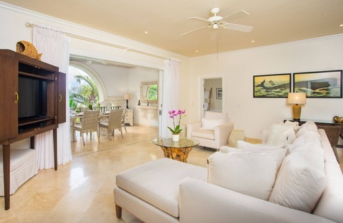 Schooner Bay Apartment | Beachfront Caribbean Elegance - Schooner Bay 205 (2 bed)