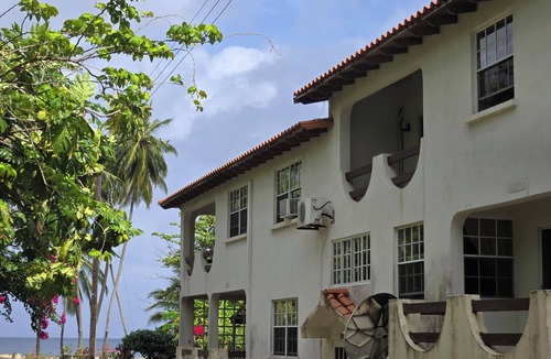 Weston Apartment | Beachfront-Chandler'sCoast-10mins to Holetown-2 BR apartment-private gated villa