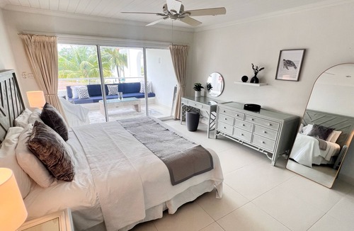 Folkestone Apartment | Beachfront Luxury Apartment West Coast with Incredible Ocean Views