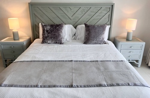 Folkestone Apartment | Beachfront Luxury Apartment West Coast with Incredible Ocean Views