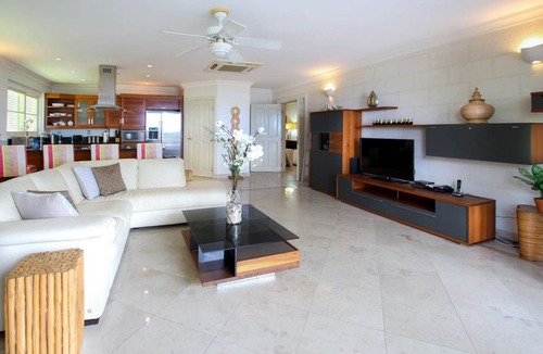 Old Trees Bay Apartment | Beachfront luxury modern 2-bed apt with pool