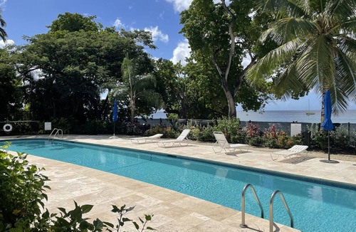 Old Trees Bay Apartment | Beachfront luxury modern 2-bed apt with pool