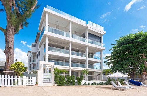 Old Trees Bay Apartment | Beachfront Luxury - The One at St. James (4 bed)