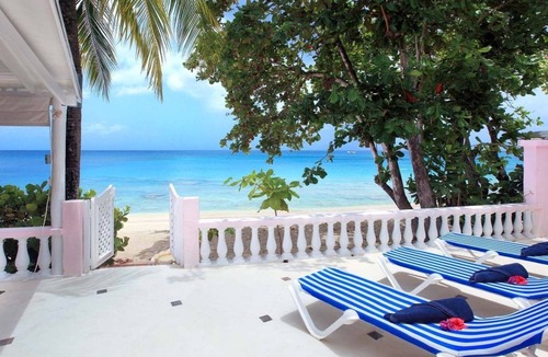 Mullins Villa | Beachfront Tropical Retreat - Belair (4 bed)