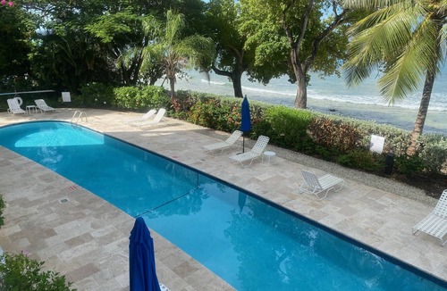 Old Trees Bay Apartment | Beachside Apartment on Paynes Bay, St. James. West coast of Barbados.