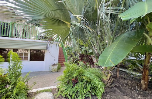 Gibbs Bay Apartment | "Beachy" Hideaway on the best beach on the West Coast