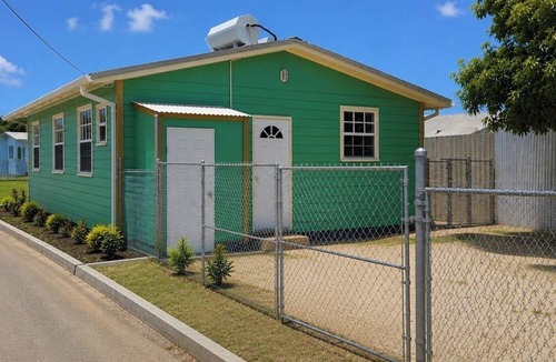 Bridgetown House | Beauti-Rest: Near US Embassy