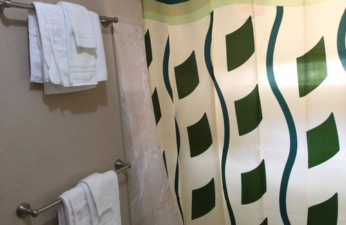 Clermont Apartment | Beautiful 2 bedroom 1 bathroom apartment.