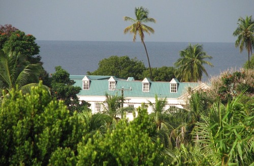 Halcyon Heights Apartment | Beautiful 4th.floor condo with pool and spectacular sunsets and ocean view