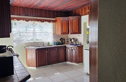 Halcyon Heights House | Beautiful and Cozy 3 Bedroom Home in walking distance to the beach and shops!