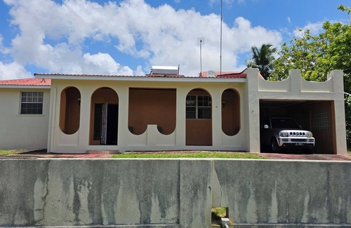 Halcyon Heights House | Beautiful and Cozy 3 Bedroom Home in walking distance to the beach and shops!