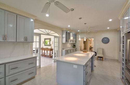 Porters Villa | Beautiful family home on private road - 3 minutes walk to beach