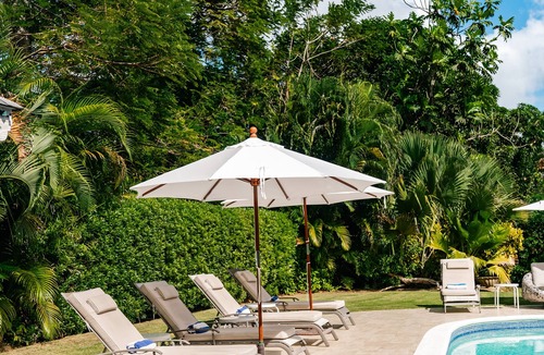 Porters Villa | Beautiful family home on private road - 3 minutes walk to beach