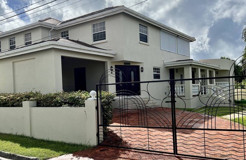 Fitts Village House | Beautiful house moments from the beach