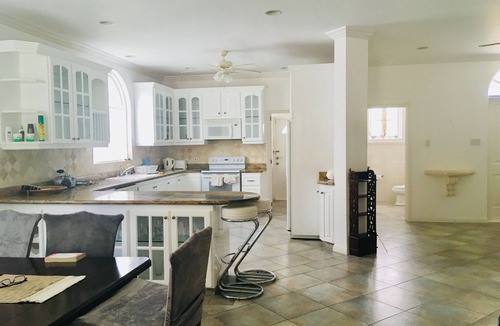 Paynes Bay House | Beautiful spacious holiday home with private shared pool near Sandy Lane