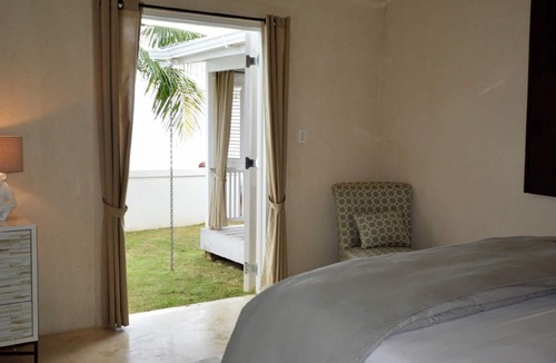 Trents Villa | Beautiful Three Bedroom Beachfront Property