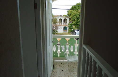 Husbands House | Beautiful Two Storey Apartment. 3 bedrooms, sleeps 4.