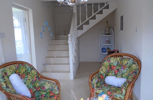 Husbands House | Beautiful Two Storey Apartment. 3 bedrooms, sleeps 4.