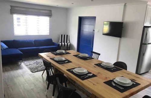 Halcyon Heights House | Blue Door Beach House - 3 bed 2 bath w/AC, WIFI, KITCHEN, WASH/DRY & CABLE