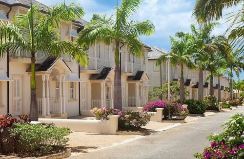 Little Battaleys Villa | Blue Horizon Battaleys Mews - Beautiful villa 5 minutes stroll to Mullins beach