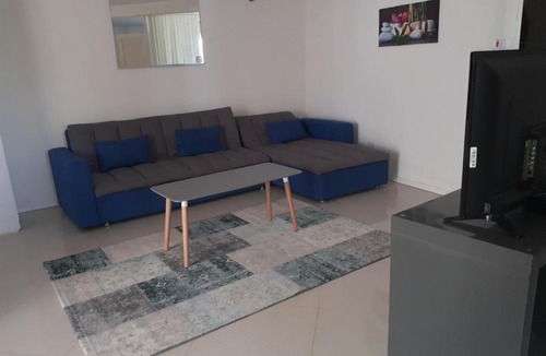 Inch Marlowe Apartment | Breezy LR GND Floor Apt Higher Heights, Barbados
