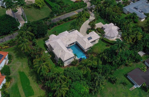 Sandy Lane Villa | Ca Limbo Summary: Nes