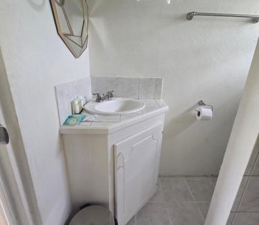 Below Rock Apartment | Cassywins Short Term Rentals