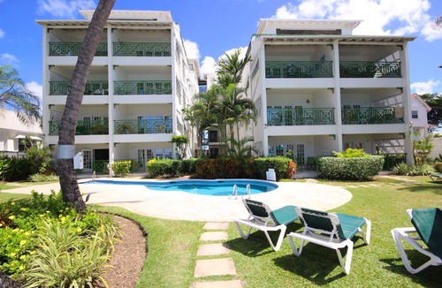 Worthing Apartment | Casual Beachfront Studio with Pool