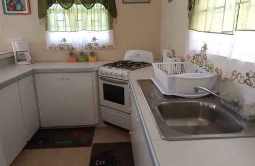 Silver Sands House | Cay Cape - Newly Build Air Conditioned Bungalow near Silver Sands Beach