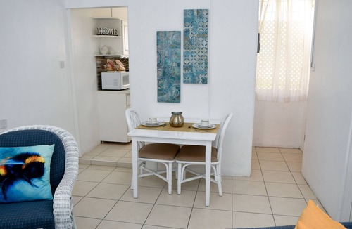 Maxwell Hotel | Chadville Beach Apartment