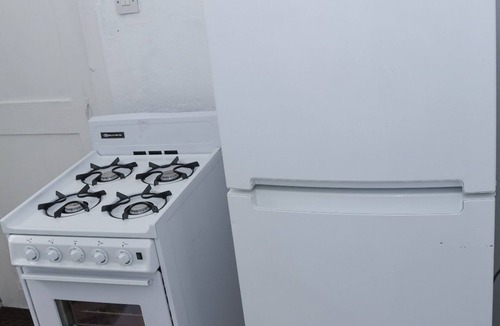Maxwell Hotel | Chadville Beach Apartment