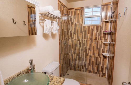 Mangrove Apartment | Charming 1-bedroom apartment in enchanting Mangrove with AC, WiFi