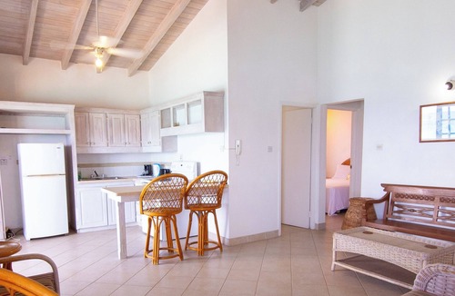 Douglas Apartment | Charming 2-bed apartment in fabulous Sand Street with WiFi, AC. Ocean Waves #4