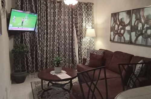 Wotton Apartment | Charming 2-bedroom apartment with WiFi, AC in tranquil Christ Church