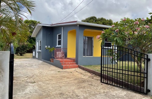 Lead Vale House | Charming 2-bedroom house with WiFi, AC in delightful Christ Church