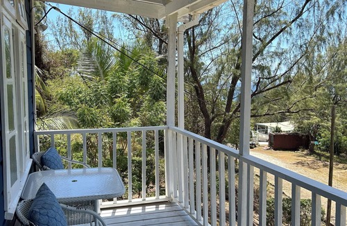 Springfield House | Charming 2-bedroom house in delightful Saint Joseph with AC bedrooms only