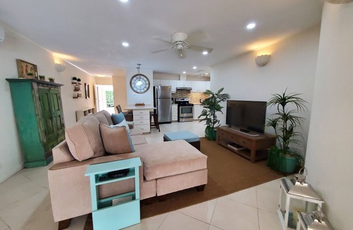 Hastings Condo | Charming 2-bedroom condo in fabulous Hastings area