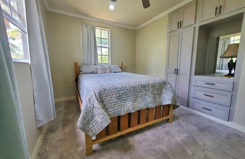Weston Condo | Charming 2-bedroom condo in Weston with AC, WiFi and so close to the beach!