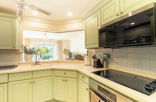 Douglas Villa | Charming 2-brm WATERFRONT Villa with WiFi, AC, & Pool in PORT ST CHARLES MARINA!