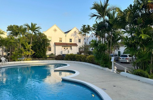 Brittons Hill House | Charming 3-bedroom villa w/all amenities Close to white sand beaches -Barbadosn