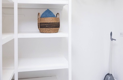 Old Trees Bay Apartment | Charming and cozy studio in Saint James with AC and WiFi.