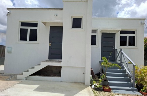 West Coast Apartment | Charming cozy 1-bedroom apartment in fabulous Cottage St. George with WiFi, AC