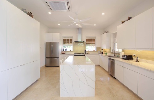 Worthing House | Charming Historical Villa with Private Pool, Close to Beach - Rosedale