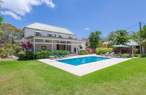 Worthing House | Charming Historical Villa with Private Pool, Close to Beach - Rosedale