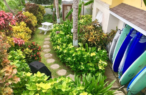 Inch Marlowe Apartment | 'Cheez Don Bread' is a Beach Front Accommodation in Long Beach Barbados.